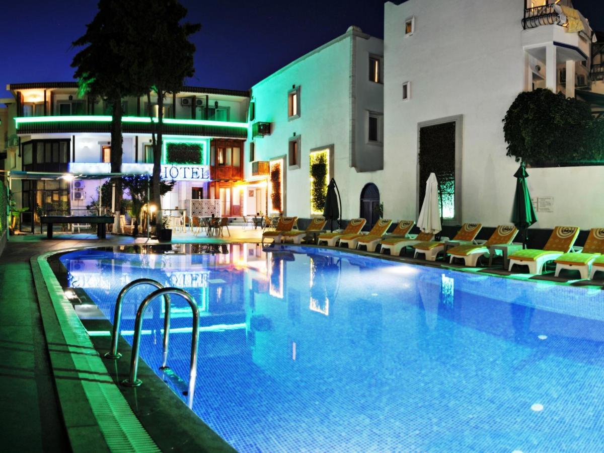 Bleu Nuit Otel 4*